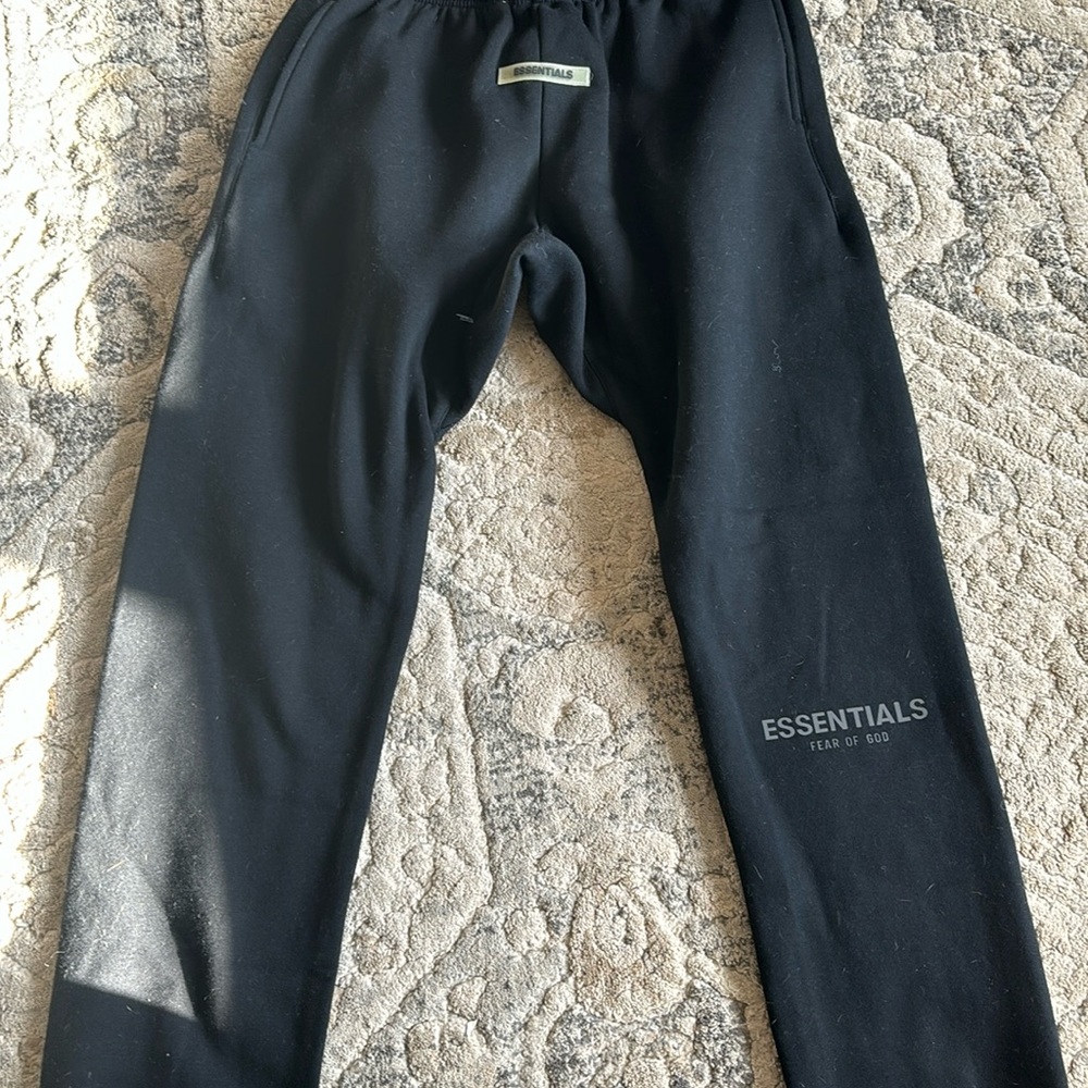 Fear of god essentials sweatpants black size medium
